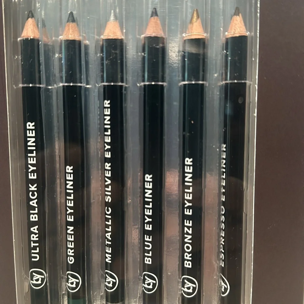 Beautifully You Ultimate 6 Bold EyeLiner Set in black, green, metallic, blue.